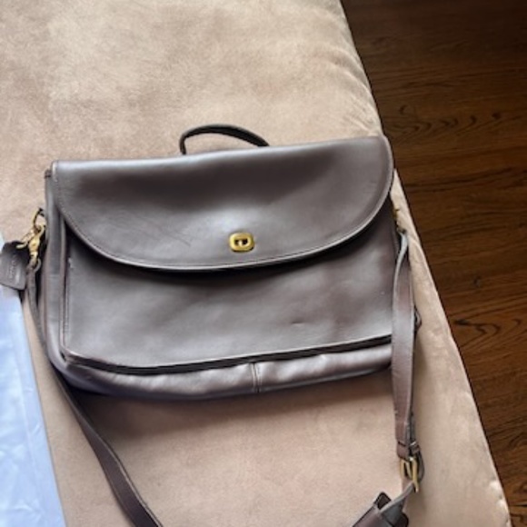 Coach Satchel - Picture 1 of 2